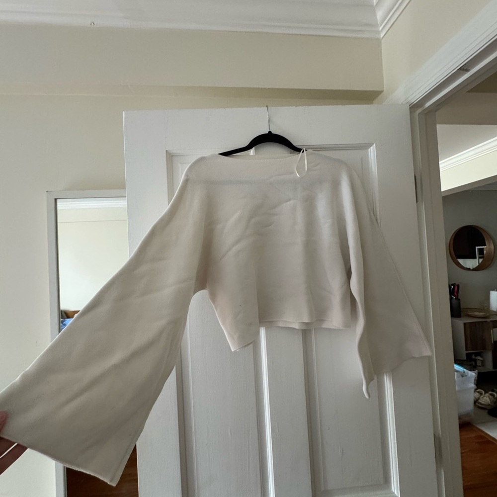 Zara Cream Long-Sleeve Cropped Knit Sweater One Size — Quiet Luxury Fall